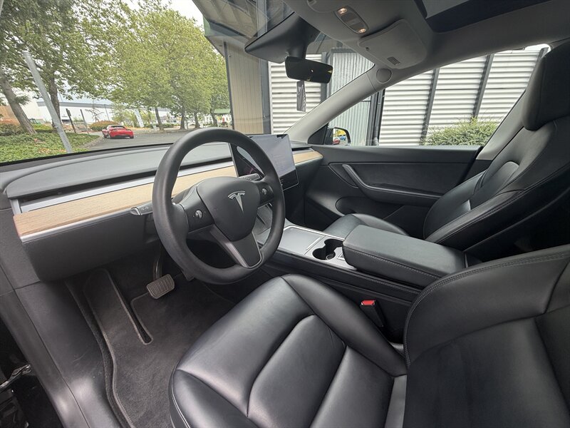 2021 Tesla Model Y Long Range   - Photo 9 - Renton, WA 98057