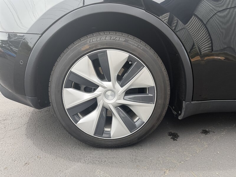 2021 Tesla Model Y Long Range   - Photo 22 - Renton, WA 98057