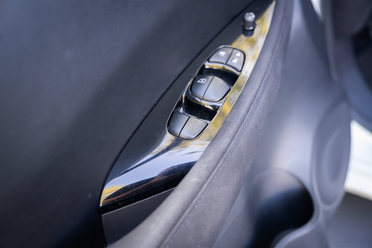 2017 Nissan Leaf SV   - Photo 20 - Renton, WA 98057