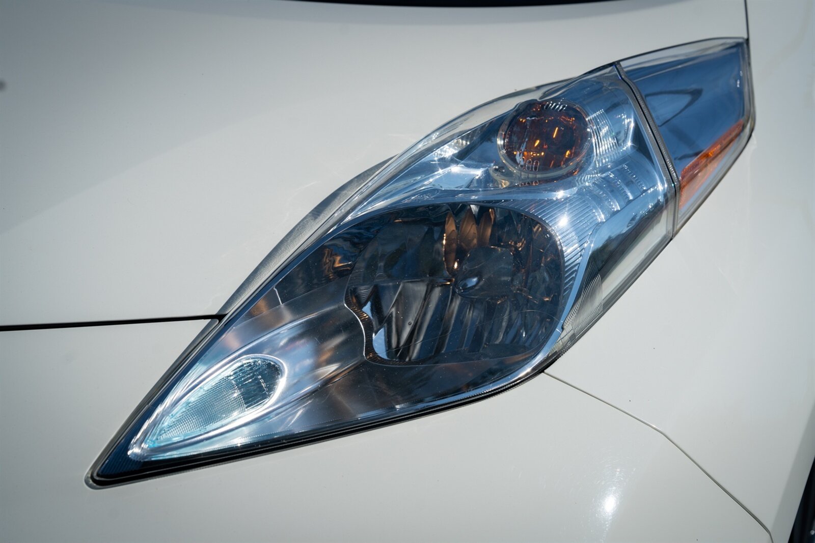 2017 Nissan Leaf SV   - Photo 4 - Renton, WA 98057