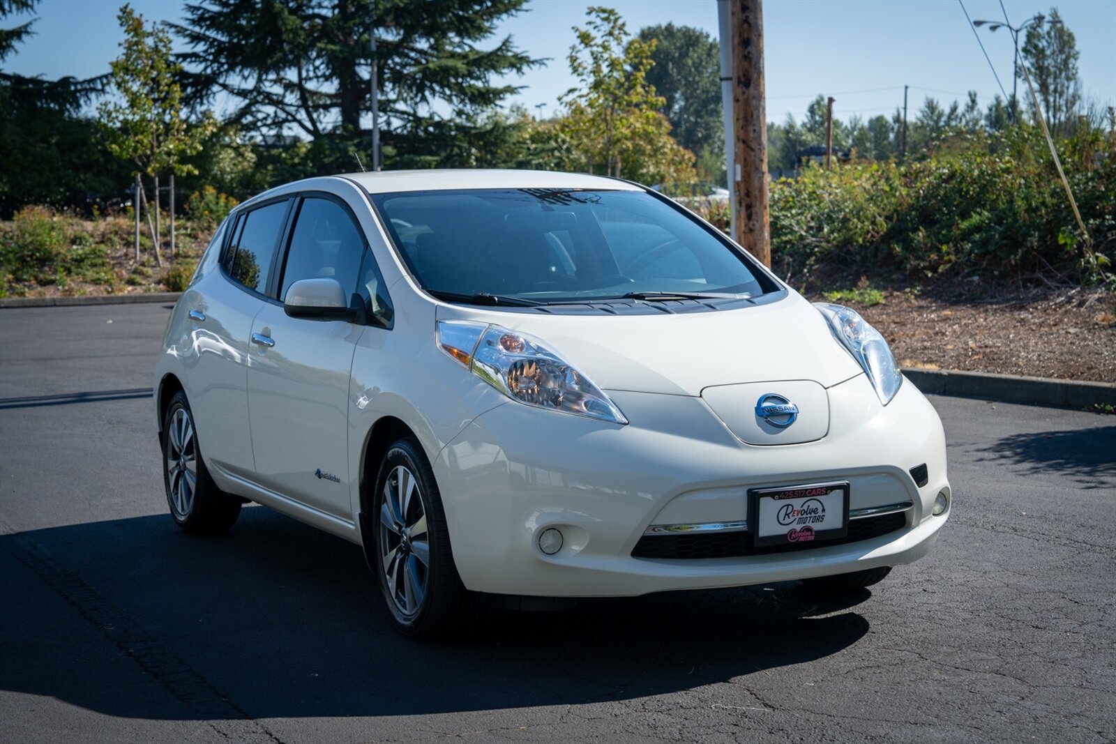 2017 Nissan Leaf SV   - Photo 13 - Renton, WA 98057
