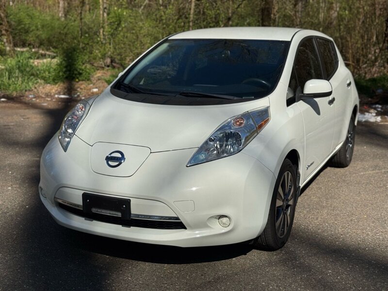 2017 Nissan Leaf SV   - Photo 1 - Renton, WA 98057