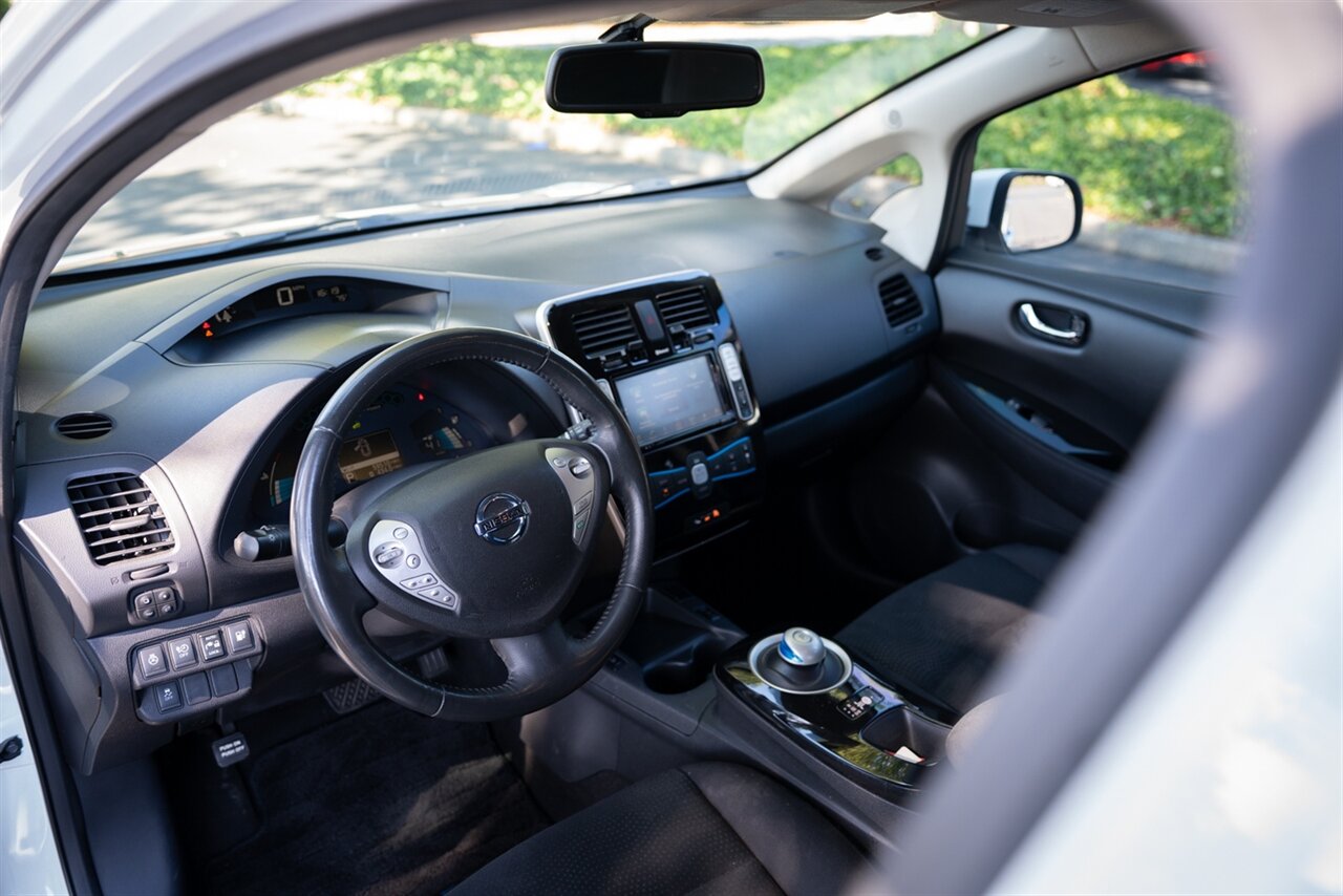 2017 Nissan Leaf SV   - Photo 15 - Renton, WA 98057