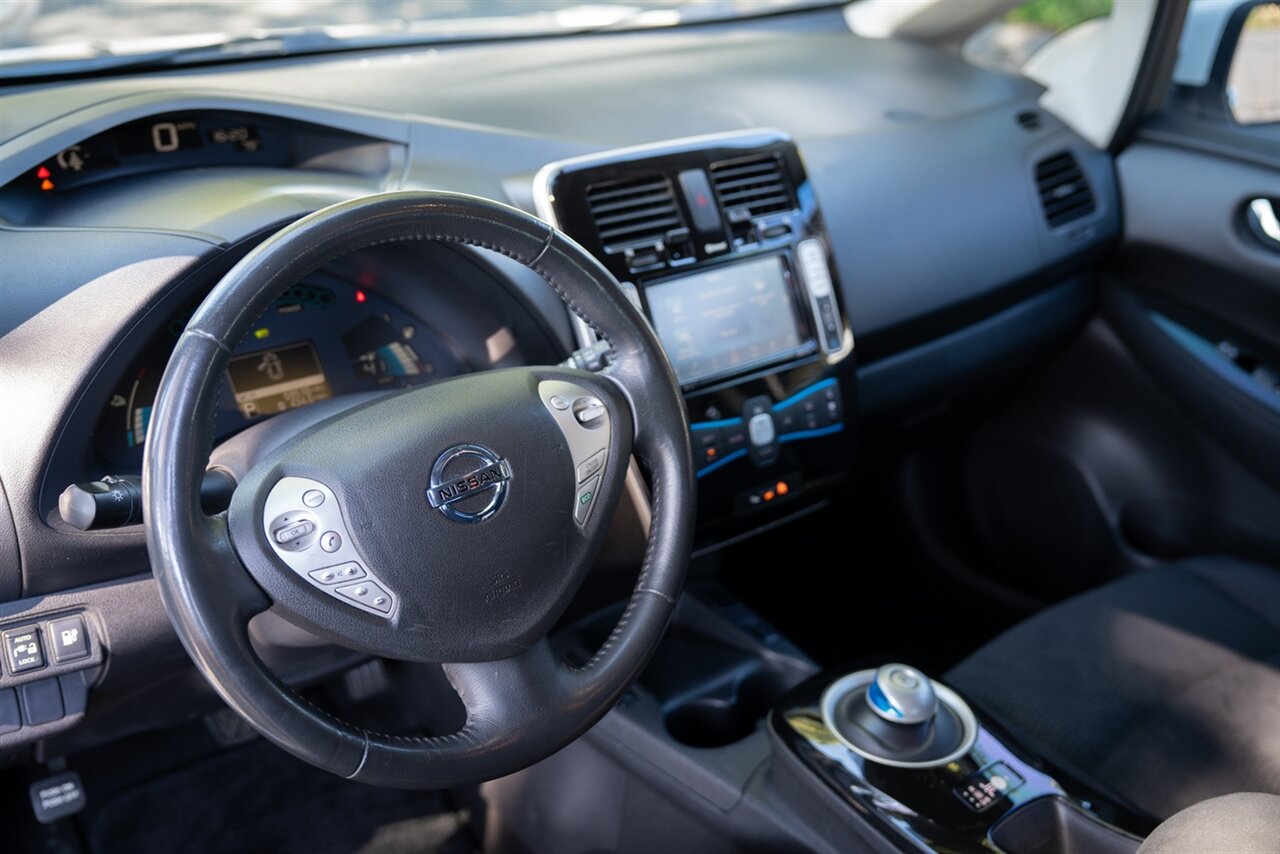 2017 Nissan Leaf SV   - Photo 16 - Renton, WA 98057