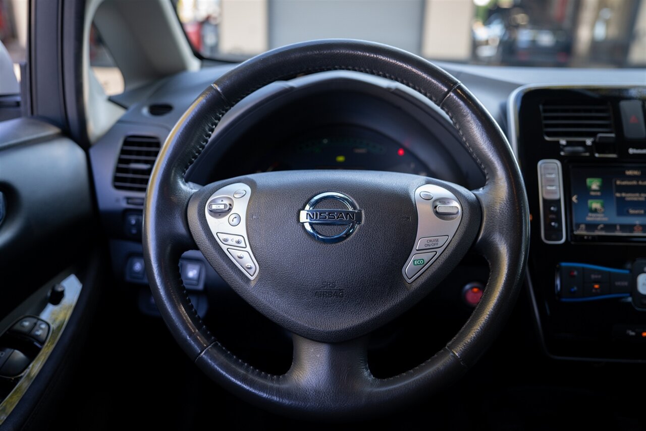2017 Nissan Leaf SV   - Photo 22 - Renton, WA 98057