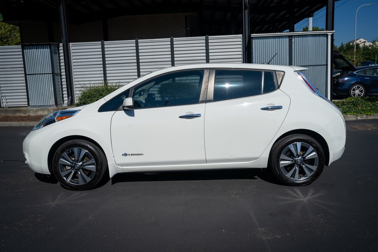 2017 Nissan Leaf SV   - Photo 8 - Renton, WA 98057