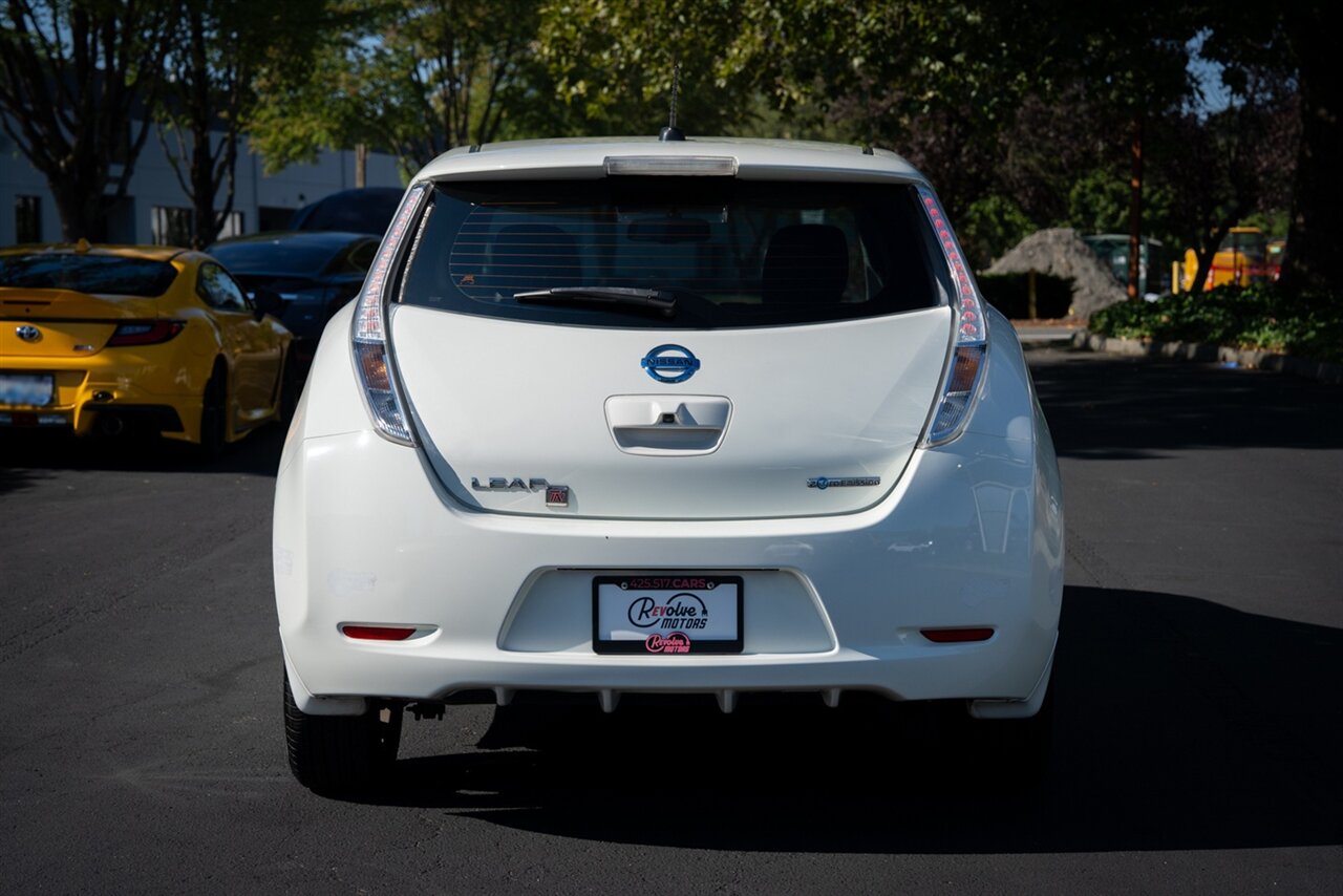 2017 Nissan Leaf SV   - Photo 10 - Renton, WA 98057
