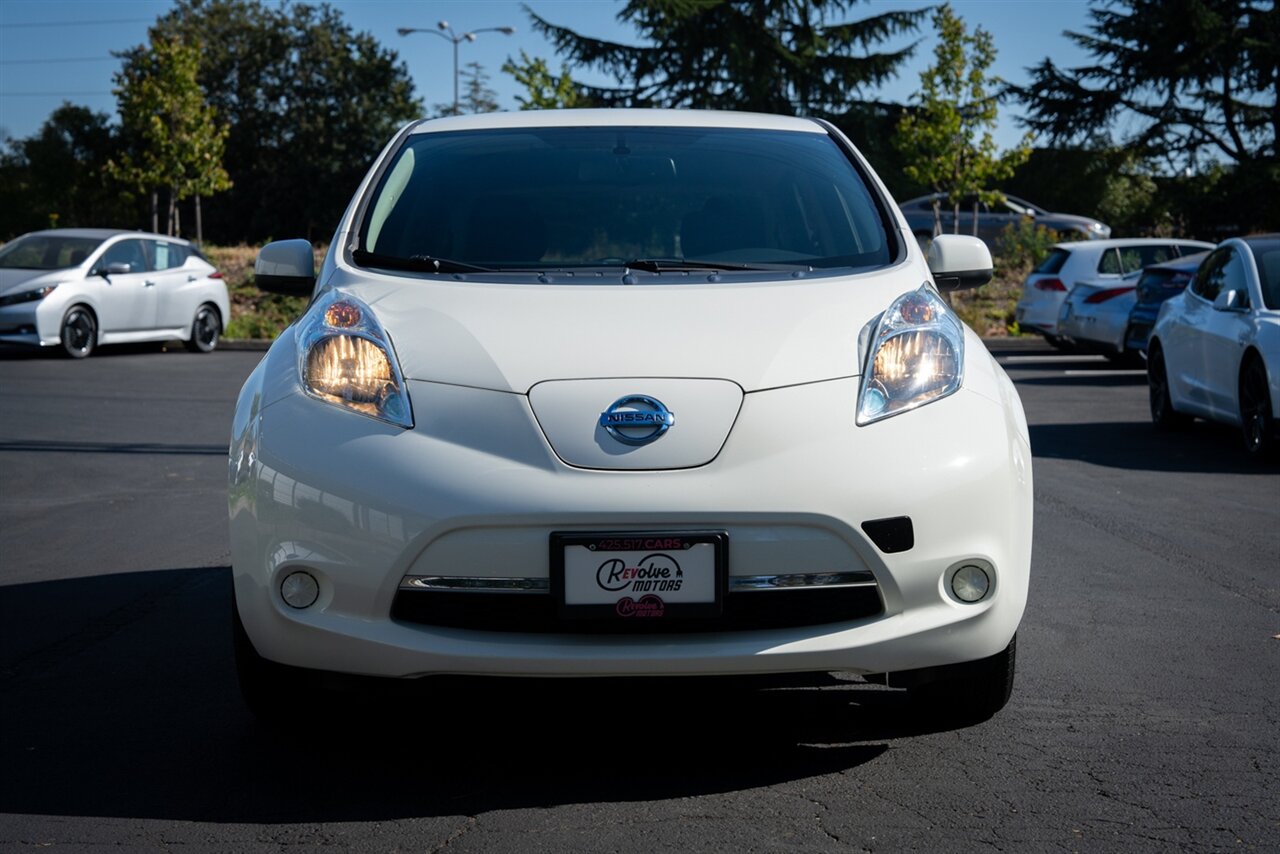 2017 Nissan Leaf SV   - Photo 2 - Renton, WA 98057