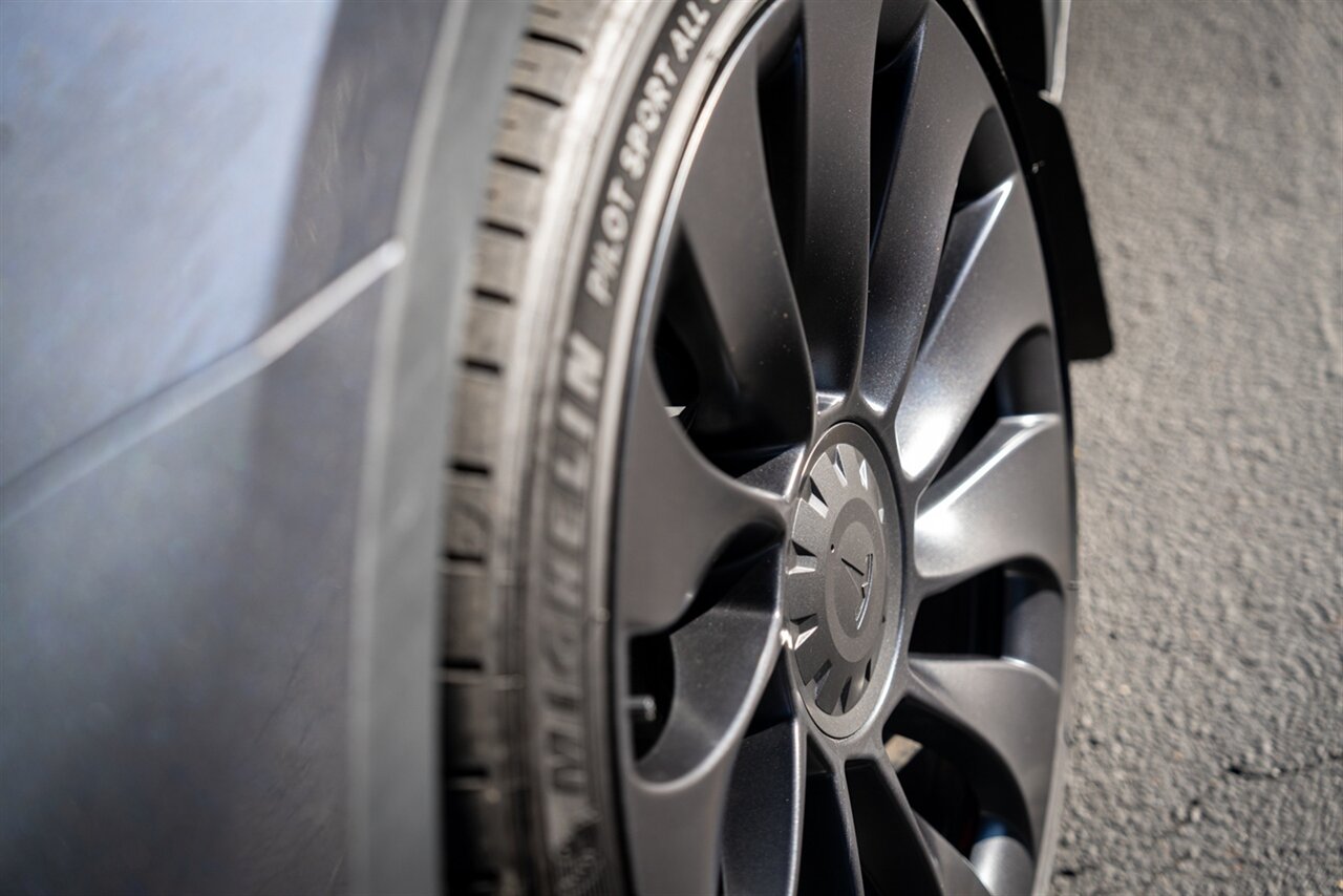 2022 Tesla Model Y Performance   - Photo 5 - Renton, WA 98057