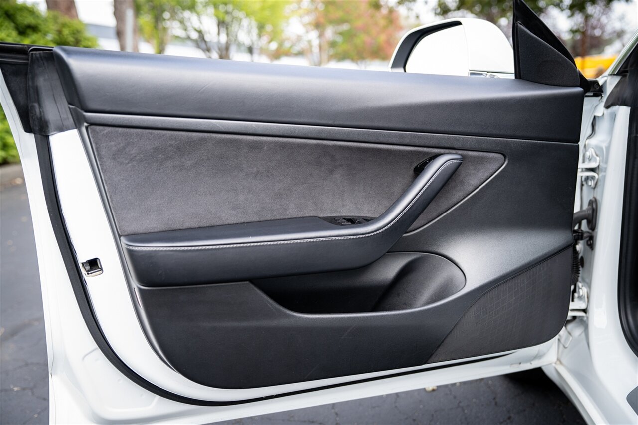 2020 Tesla Model 3 Standard Range Plus   - Photo 17 - Renton, WA 98057