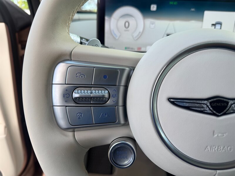 2023 Genesis GV60 Advanced   - Photo 12 - Renton, WA 98057