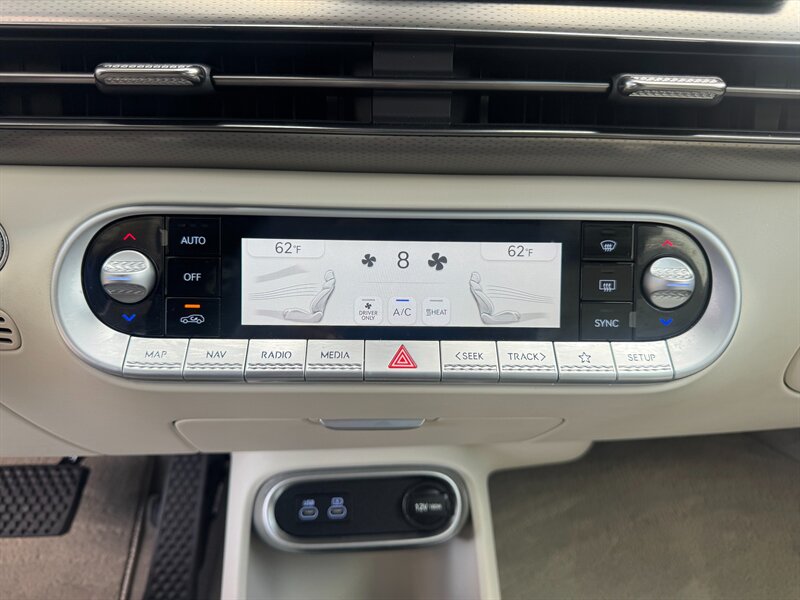 2023 Genesis GV60 Advanced   - Photo 8 - Renton, WA 98057