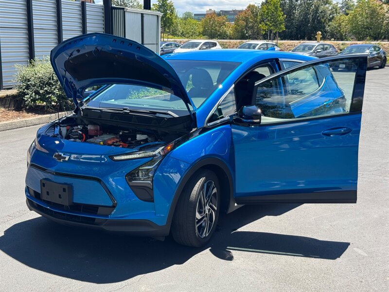 2022 Chevrolet Bolt EV 2LT   - Photo 9 - Renton, WA 98057