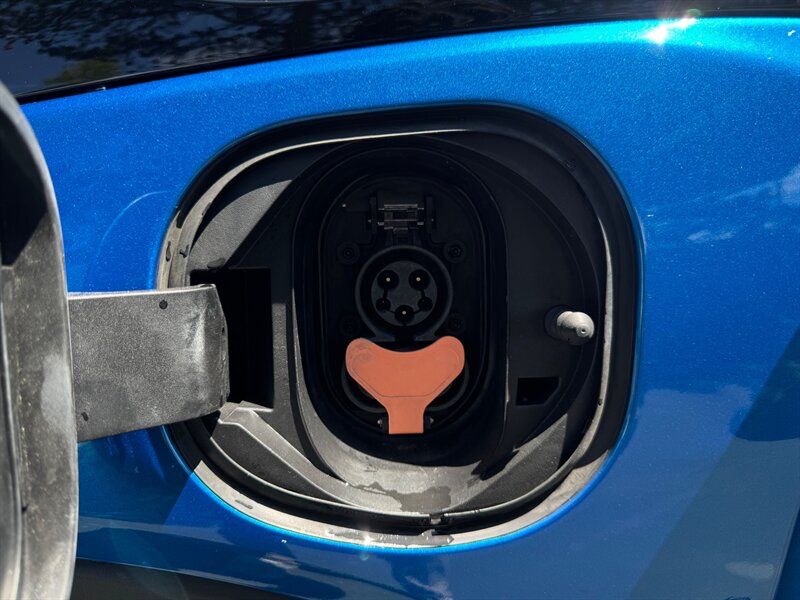2022 Chevrolet Bolt EV 2LT   - Photo 20 - Renton, WA 98057