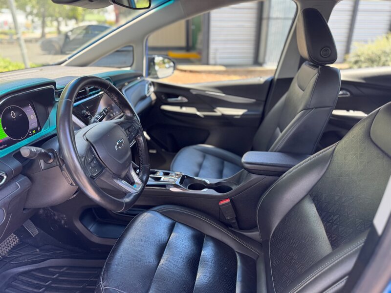 2022 Chevrolet Bolt EV 2LT   - Photo 14 - Renton, WA 98057