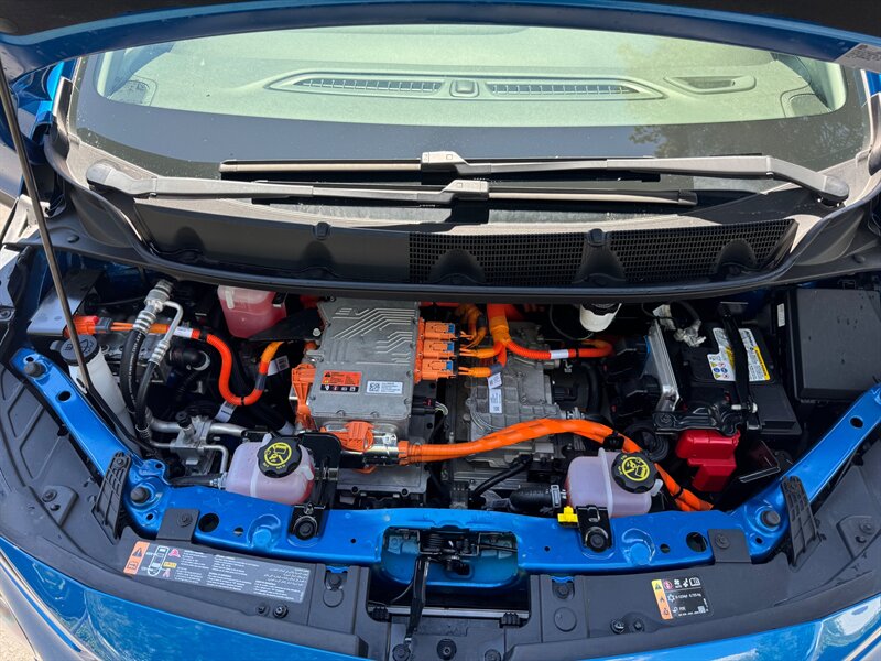 2022 Chevrolet Bolt EV 2LT   - Photo 10 - Renton, WA 98057