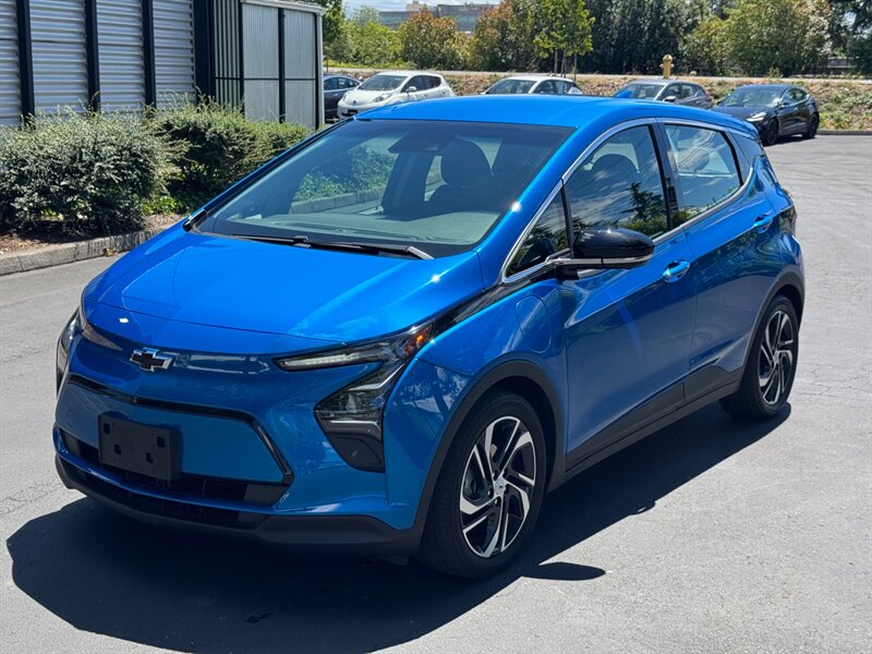 2022 Chevrolet Bolt EV 2LT   - Photo 2 - Renton, WA 98057