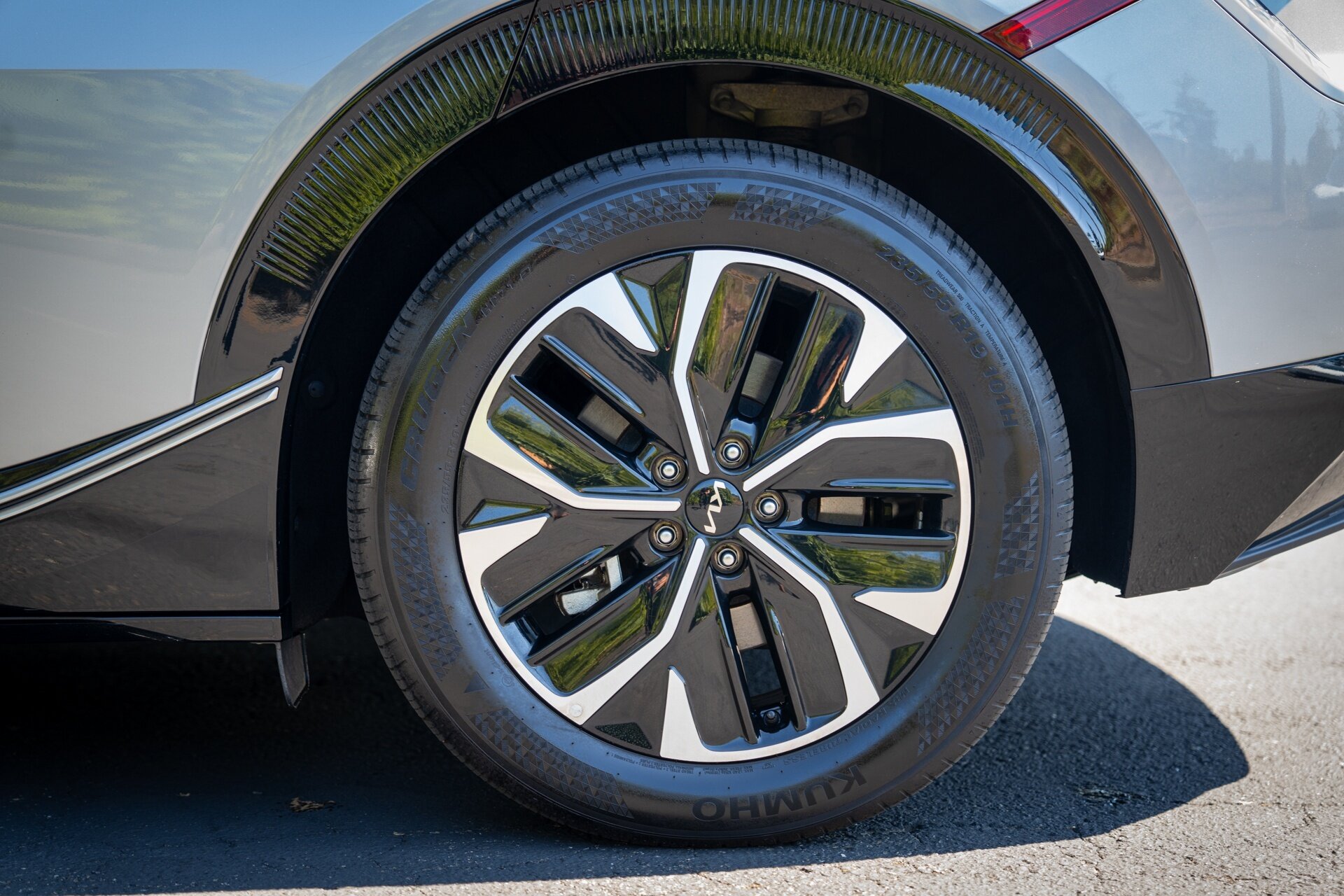 2024 Kia EV6 Wind   - Photo 14 - Renton, WA 98057
