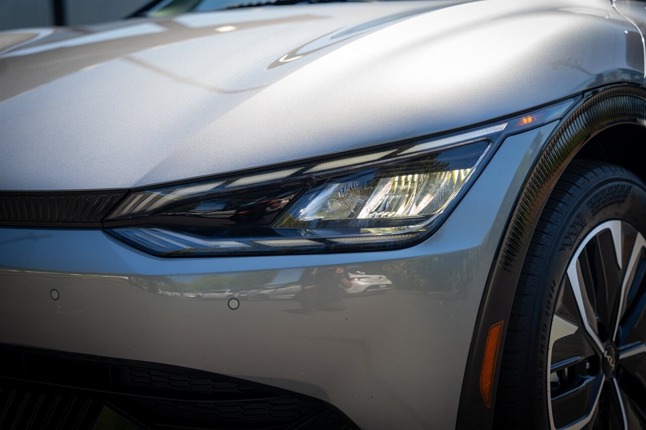 2024 Kia EV6 Wind   - Photo 3 - Renton, WA 98057