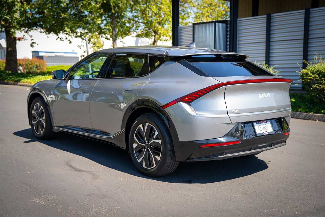 2024 Kia EV6 Wind   - Photo 8 - Renton, WA 98057