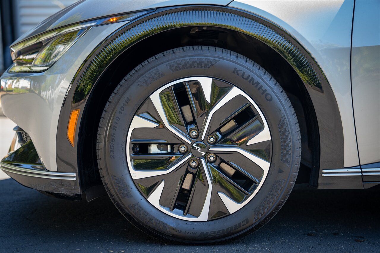 2024 Kia EV6 Wind   - Photo 13 - Renton, WA 98057