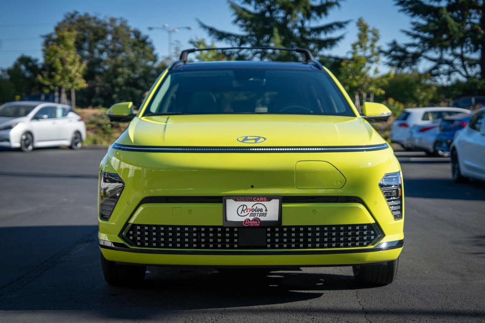 2024 Hyundai KONA Electric Limited   - Photo 2 - Renton, WA 98057