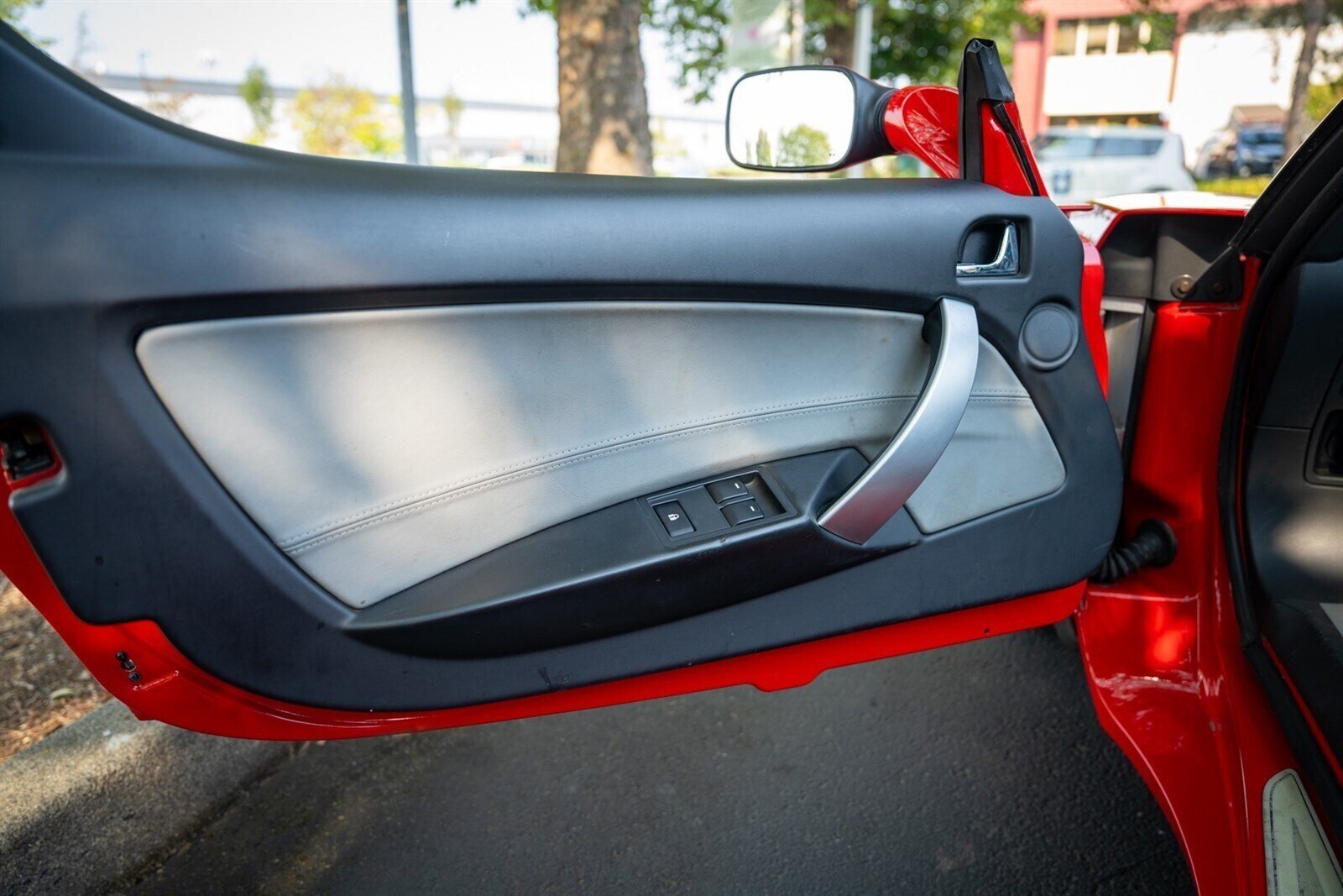 2010 Tesla Roadster   - Photo 41 - Renton, WA 98057