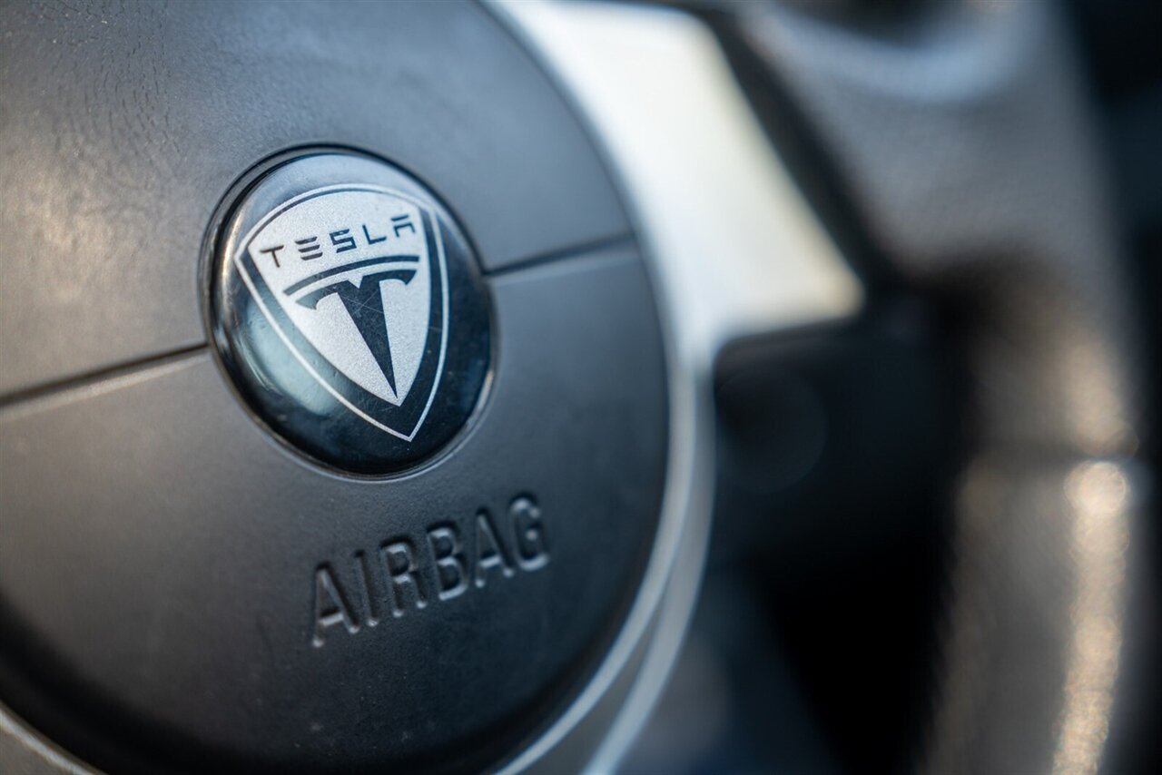2010 Tesla Roadster   - Photo 47 - Renton, WA 98057