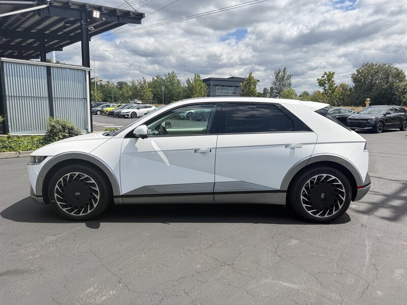 2023 Hyundai IONIQ 5 Limited   - Photo 4 - Renton, WA 98057