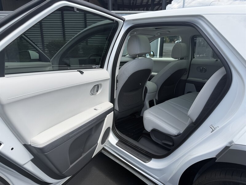2023 Hyundai IONIQ 5 Limited   - Photo 21 - Renton, WA 98057