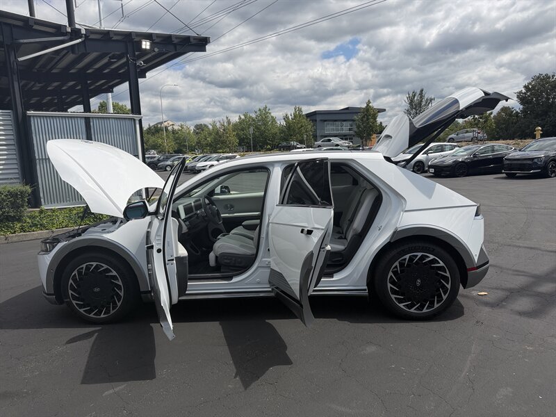 2023 Hyundai IONIQ 5 Limited   - Photo 8 - Renton, WA 98057