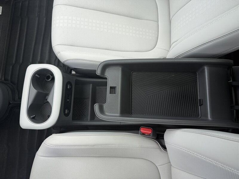 2023 Hyundai IONIQ 5 Limited   - Photo 18 - Renton, WA 98057