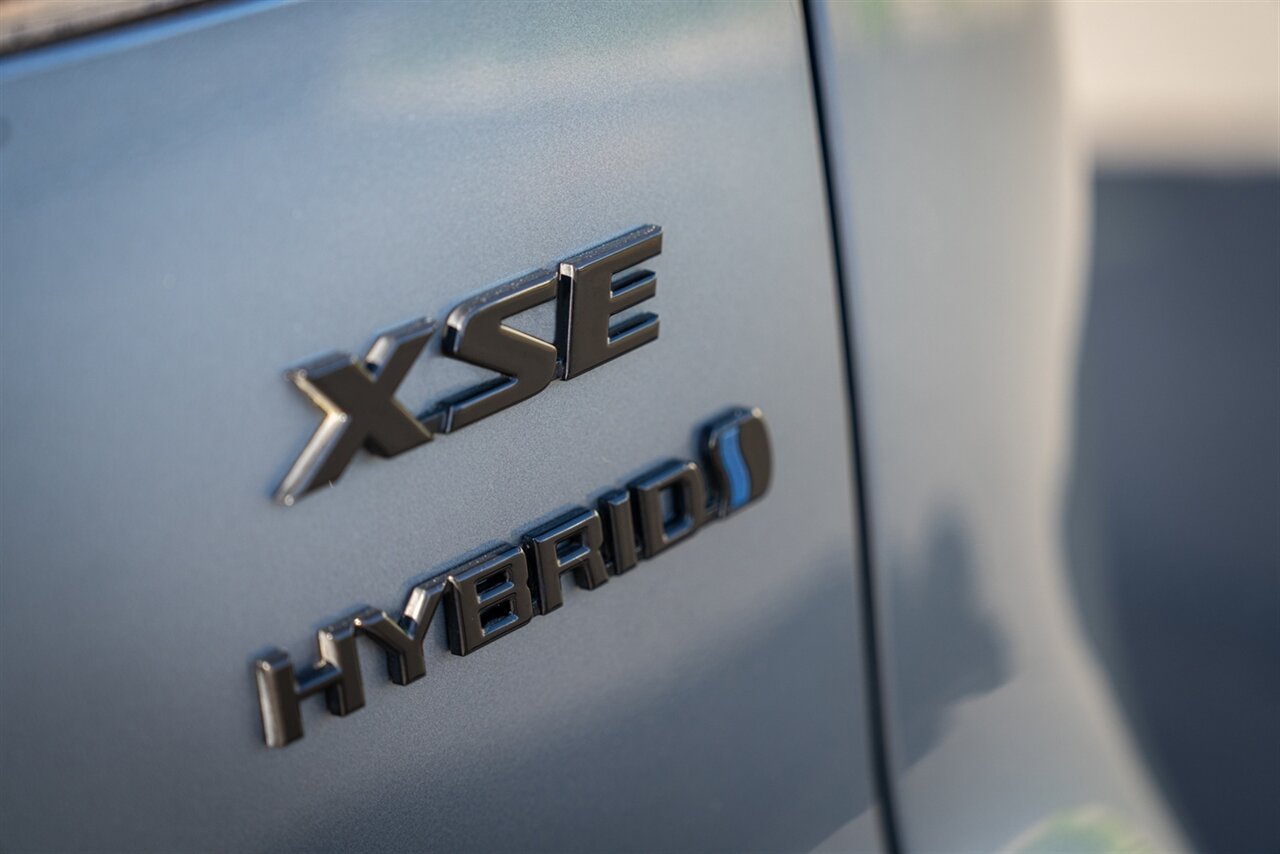 2023 Toyota Corolla Cross Hybrid XSE   - Photo 16 - Renton, WA 98057