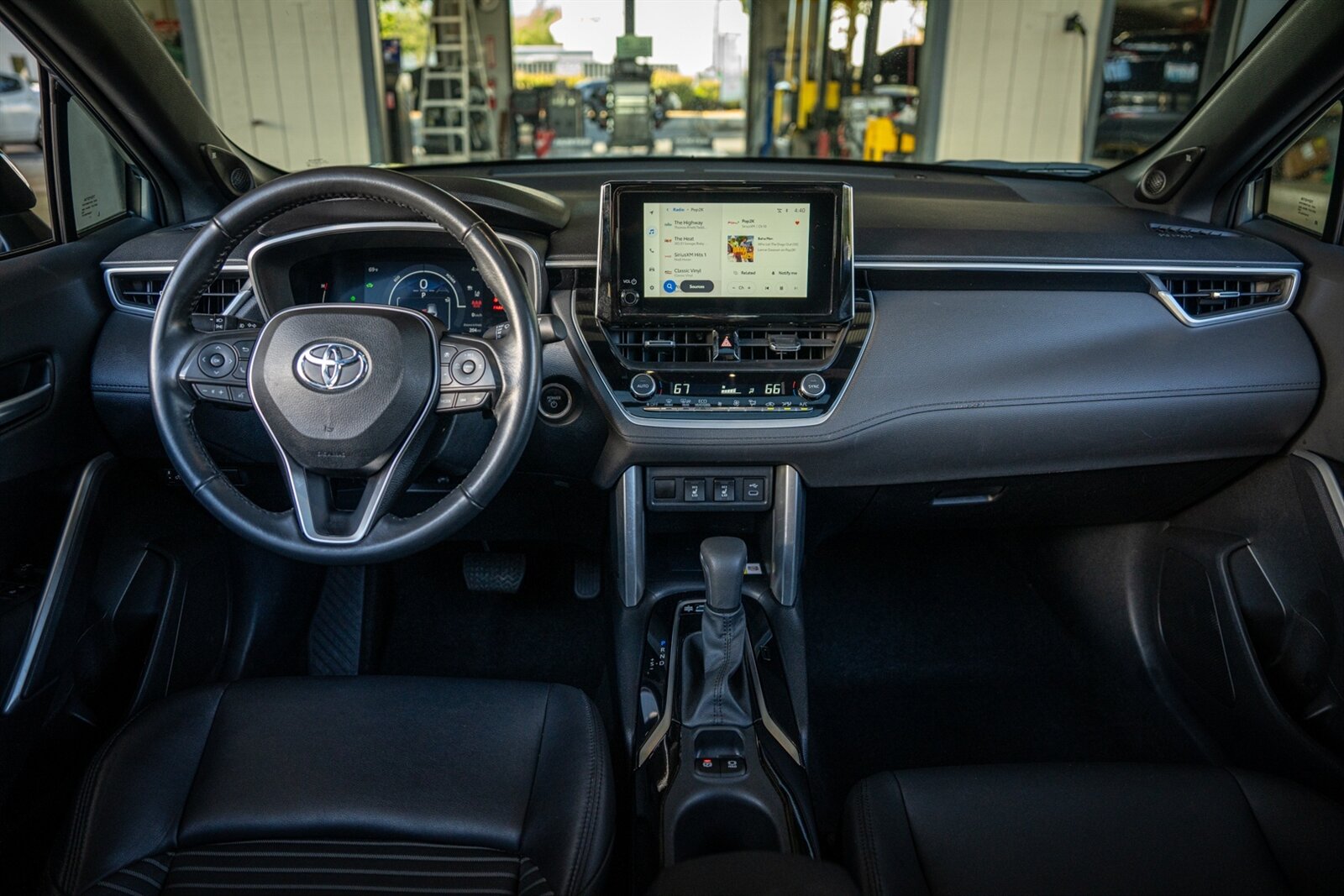 2023 Toyota Corolla Cross Hybrid XSE   - Photo 30 - Renton, WA 98057
