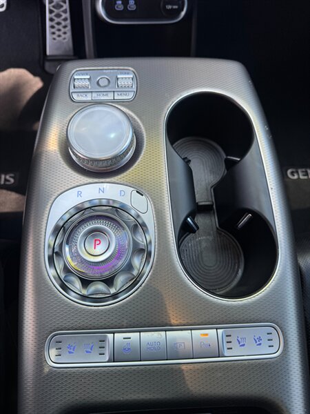 2023 Genesis GV60 Performance   - Photo 14 - Renton, WA 98057