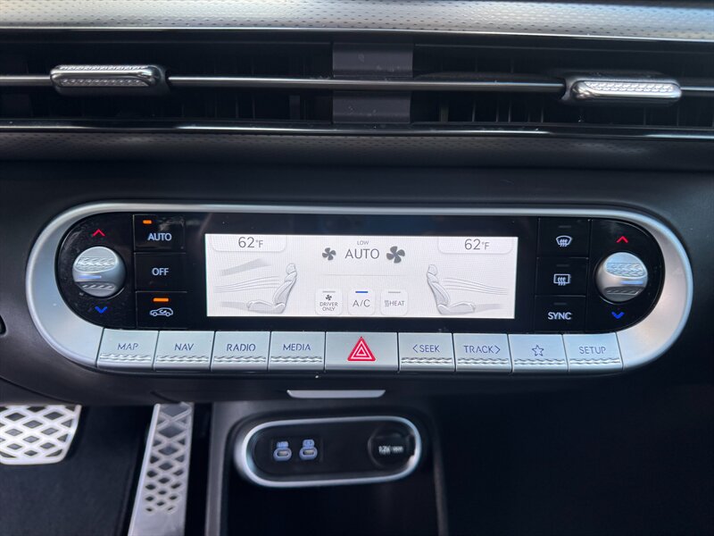 2023 Genesis GV60 Performance   - Photo 13 - Renton, WA 98057
