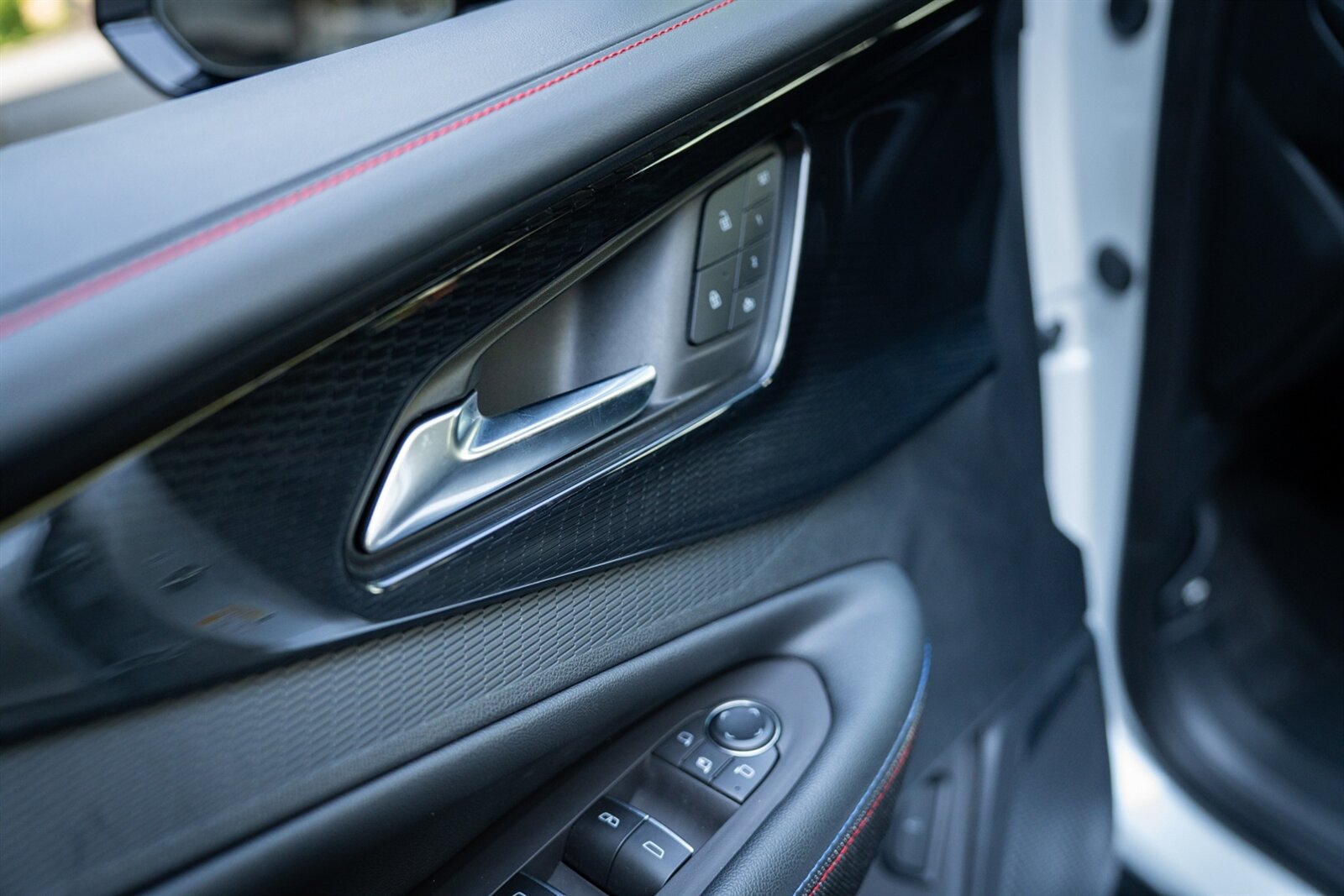 2024 Chevrolet Blazer EV RS   - Photo 35 - Renton, WA 98057