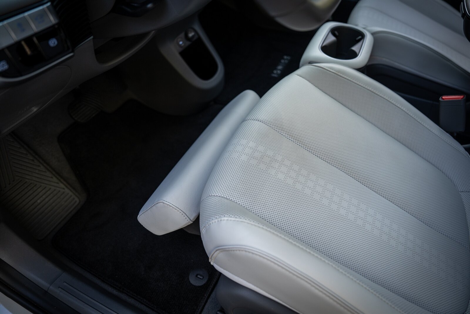 2024 Hyundai IONIQ 5 Limited   - Photo 30 - Renton, WA 98057