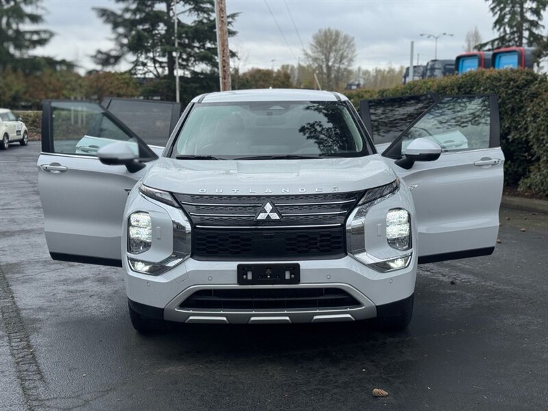 2024 Mitsubishi Outlander PHEV SE   - Photo 2 - Renton, WA 98057