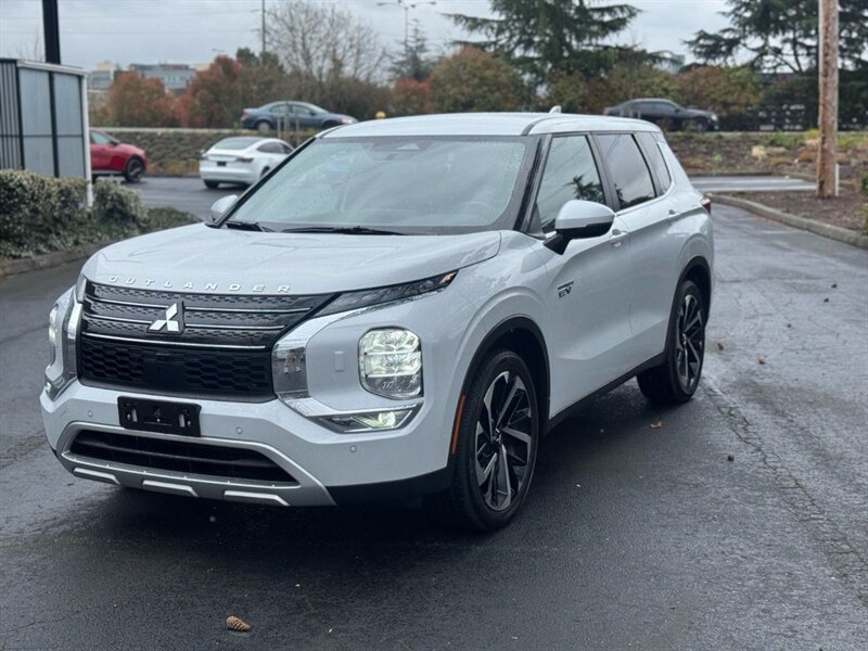2024 Mitsubishi Outlander PHEV SE  