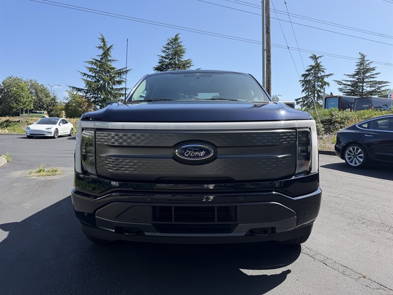 2023 Ford F-150 Lightning XLT   - Photo 5 - Renton, WA 98057