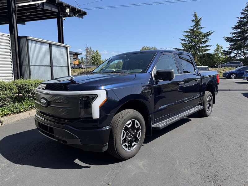 2023 Ford F-150 Lightning XLT   - Photo 2 - Renton, WA 98057