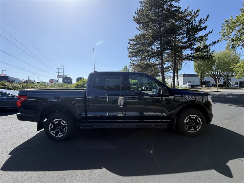 2023 Ford F-150 Lightning XLT   - Photo 7 - Renton, WA 98057