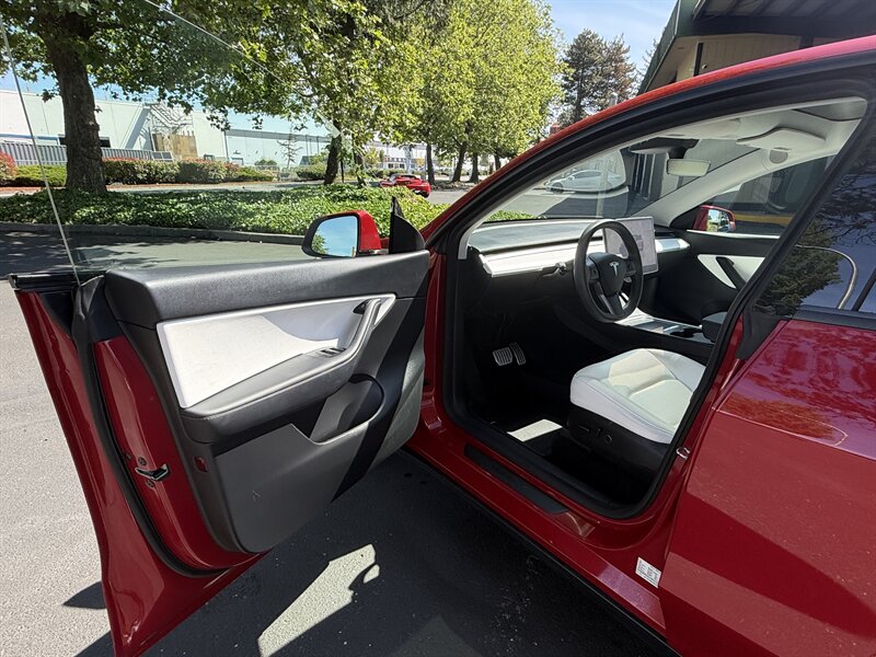 2022 Tesla Model Y Performance   - Photo 20 - Renton, WA 98057