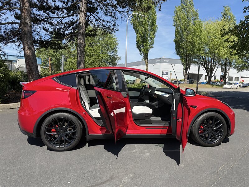 2022 Tesla Model Y Performance   - Photo 8 - Renton, WA 98057