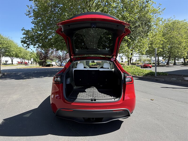 2022 Tesla Model Y Performance   - Photo 15 - Renton, WA 98057