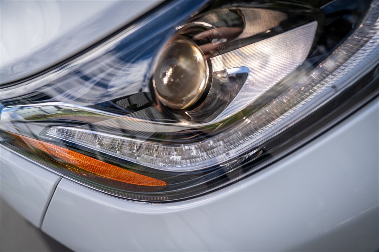 2017 Chevrolet Bolt EV Premier   - Photo 15 - Renton, WA 98057