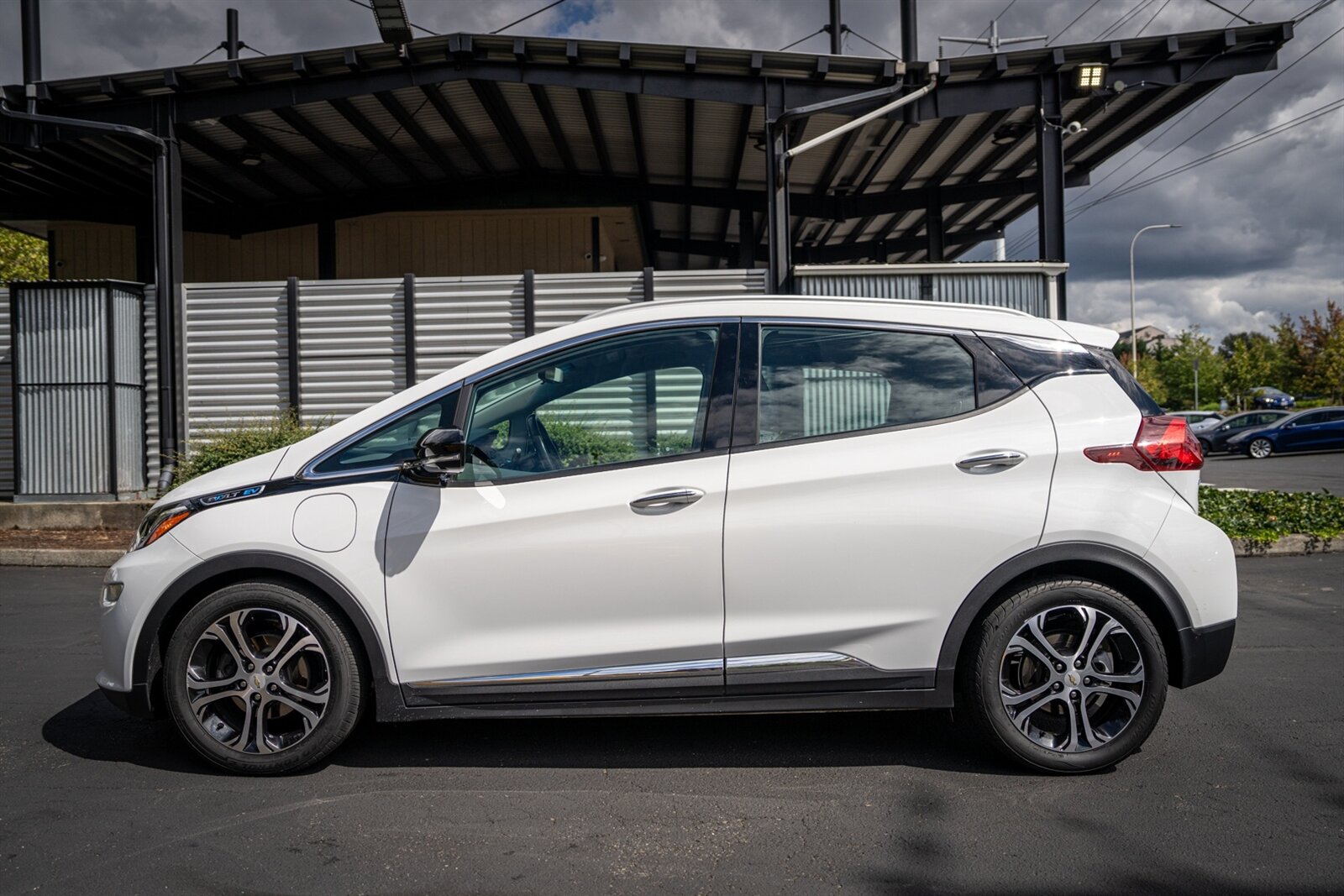 2017 Chevrolet Bolt EV Premier   - Photo 9 - Renton, WA 98057