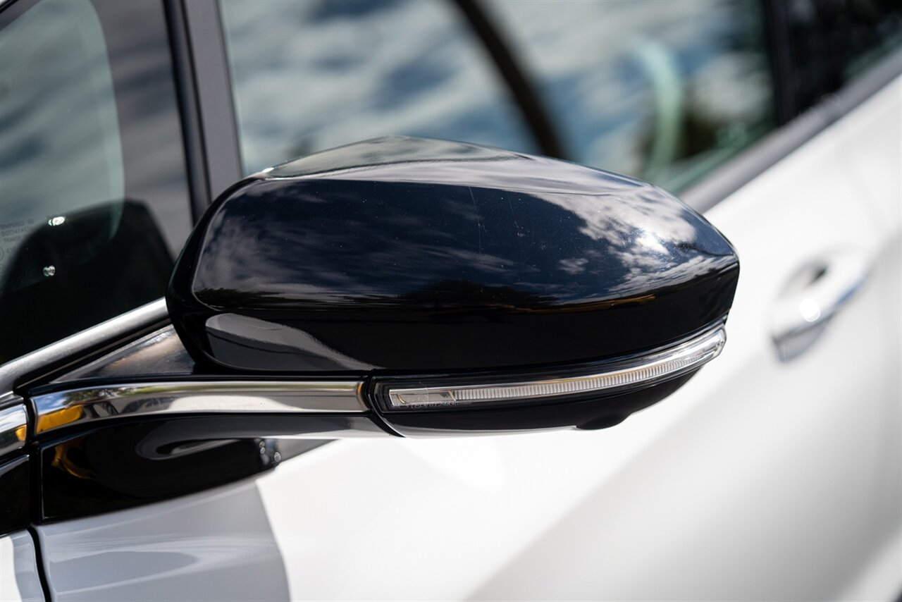 2017 Chevrolet Bolt EV Premier   - Photo 8 - Renton, WA 98057