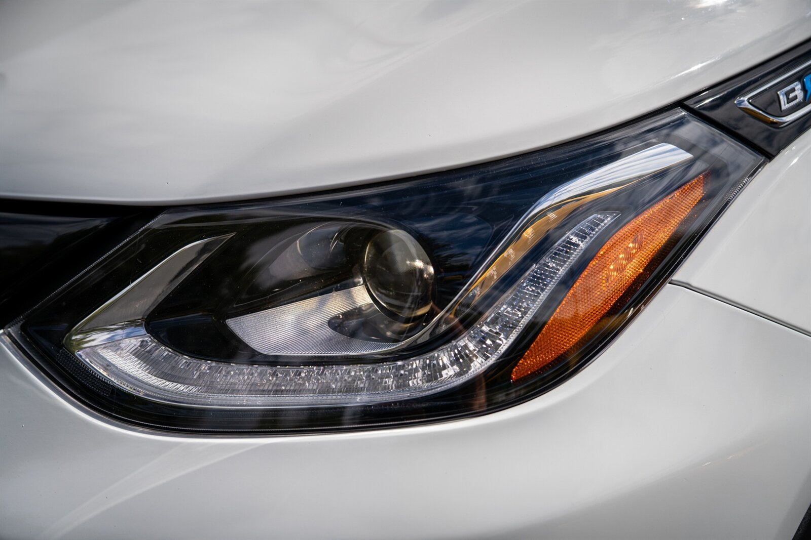 2017 Chevrolet Bolt EV Premier   - Photo 4 - Renton, WA 98057